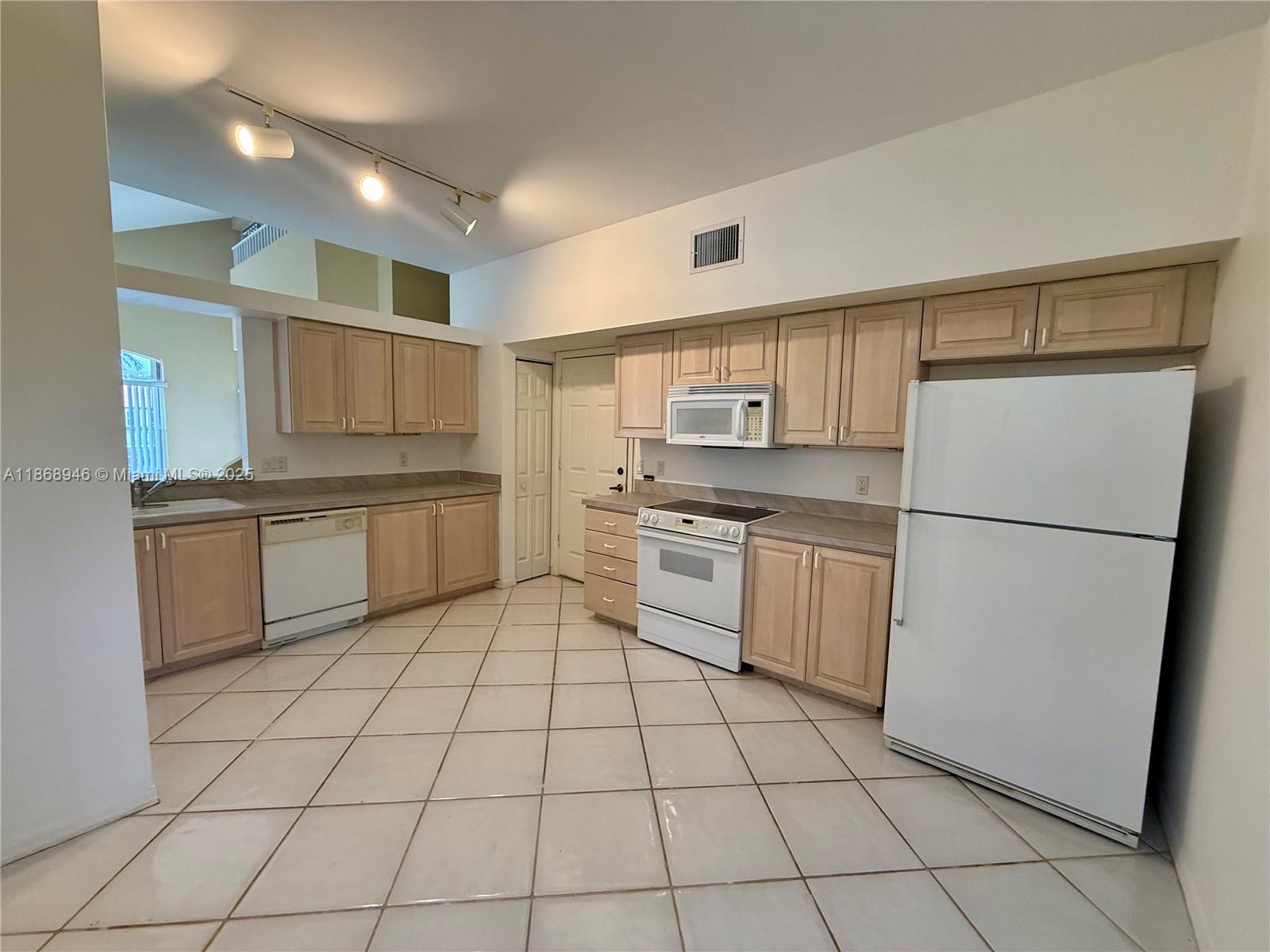 4004 Dorado Dr