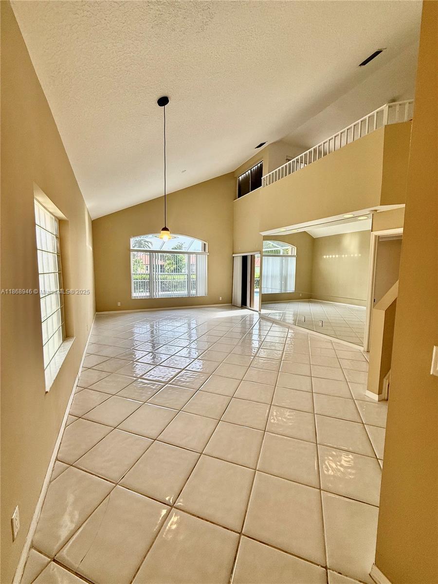 4004 Dorado Dr