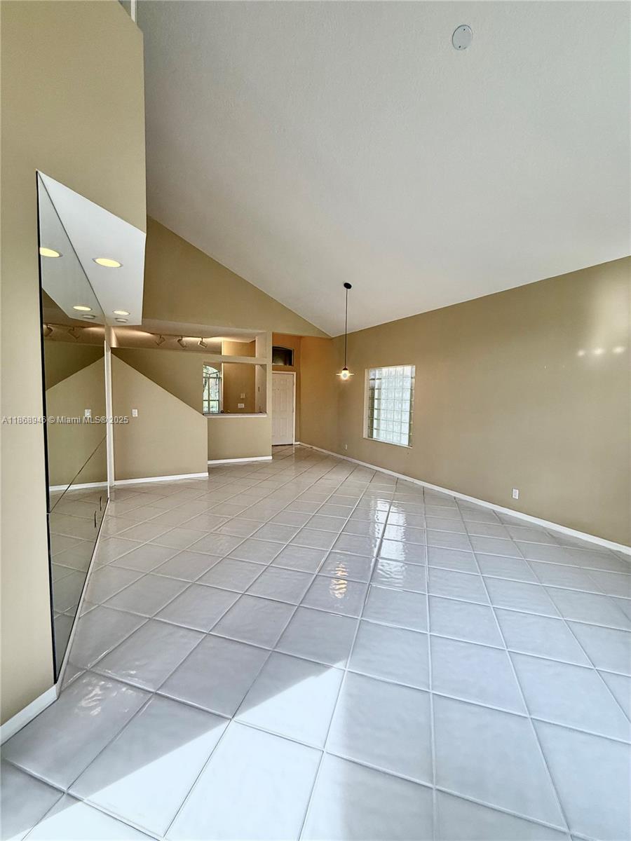 4004 Dorado Dr