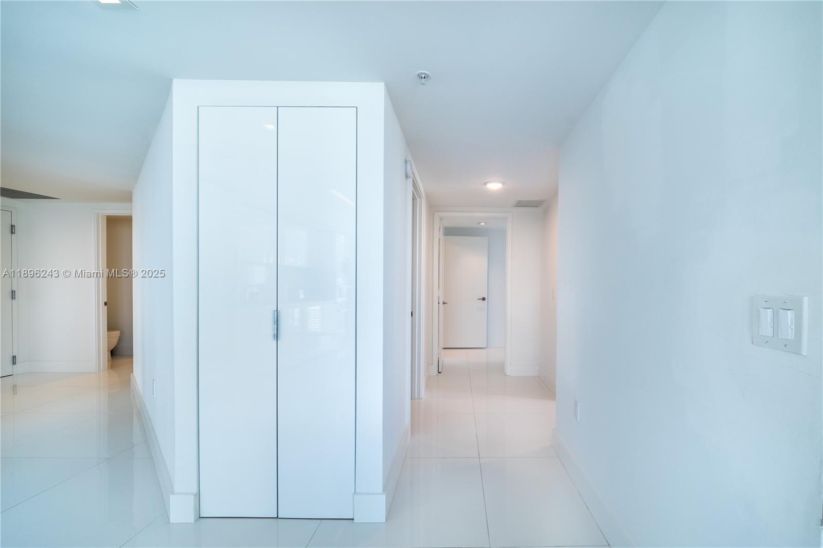 PARQUE TOWERS CONDO - Residential