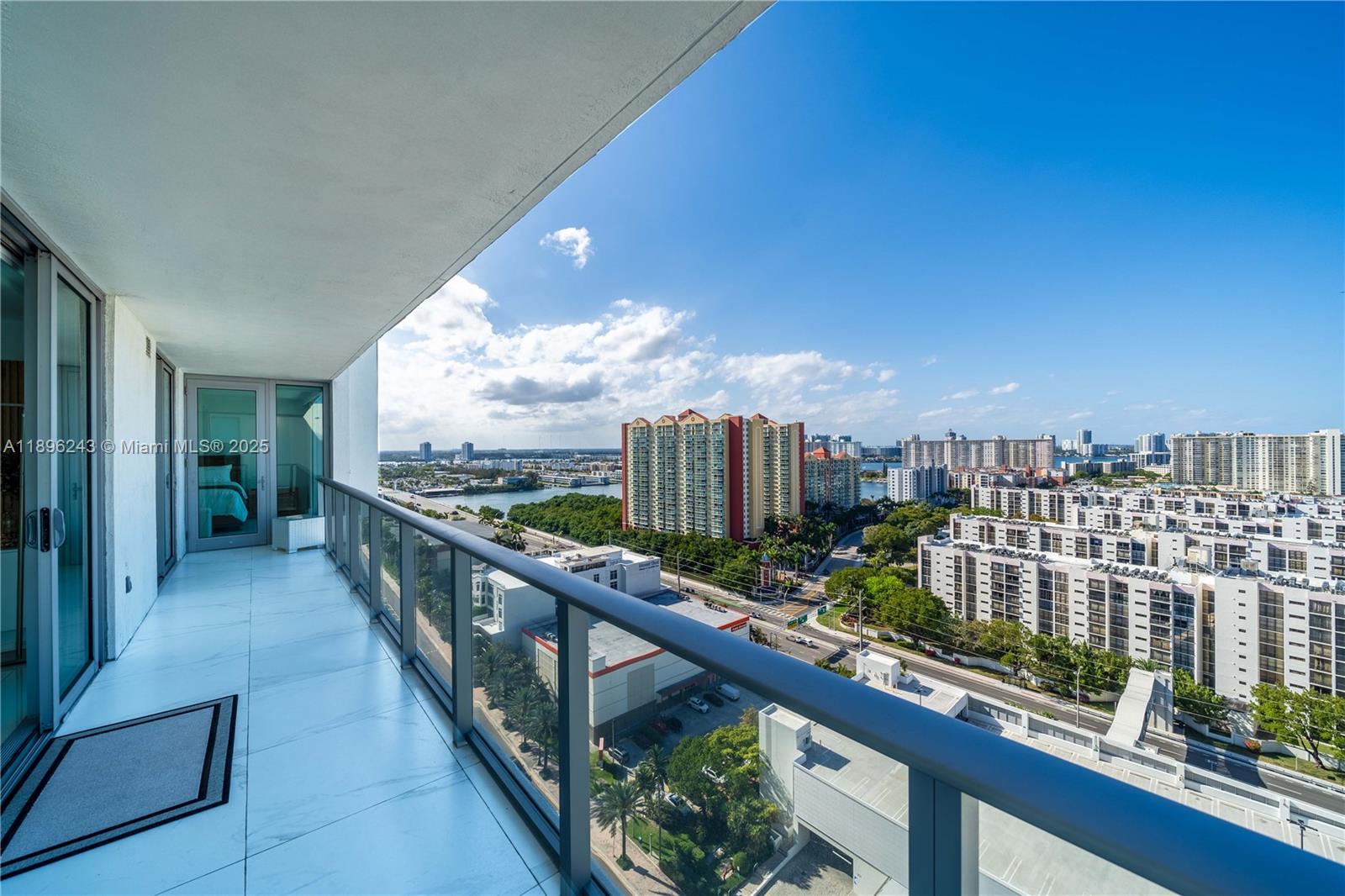 PARQUE TOWERS CONDO - Residential