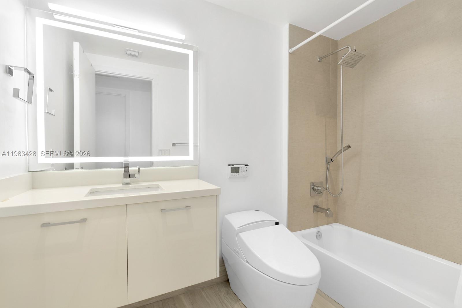 BAY HARBOR ISLAND - Residential