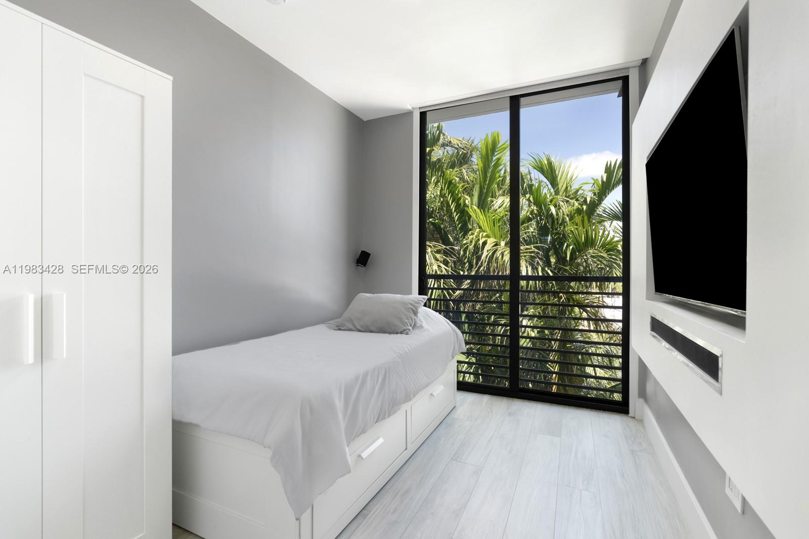 BAY HARBOR ISLAND - Residential