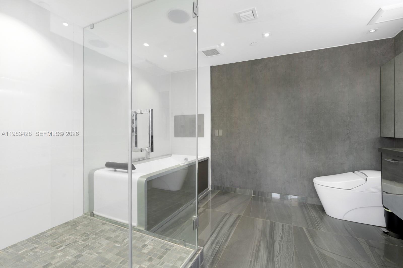 BAY HARBOR ISLAND - Residential