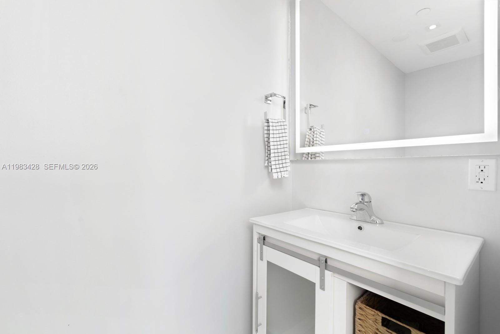 BAY HARBOR ISLAND - Residential