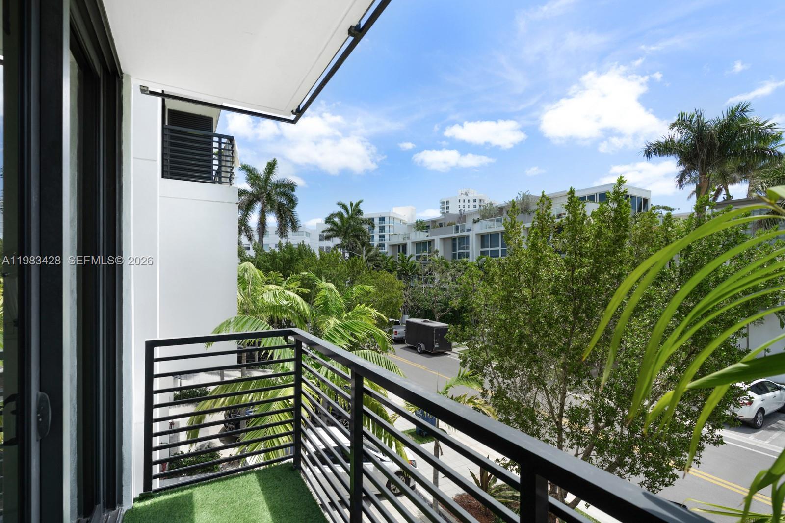 BAY HARBOR ISLAND - Residential