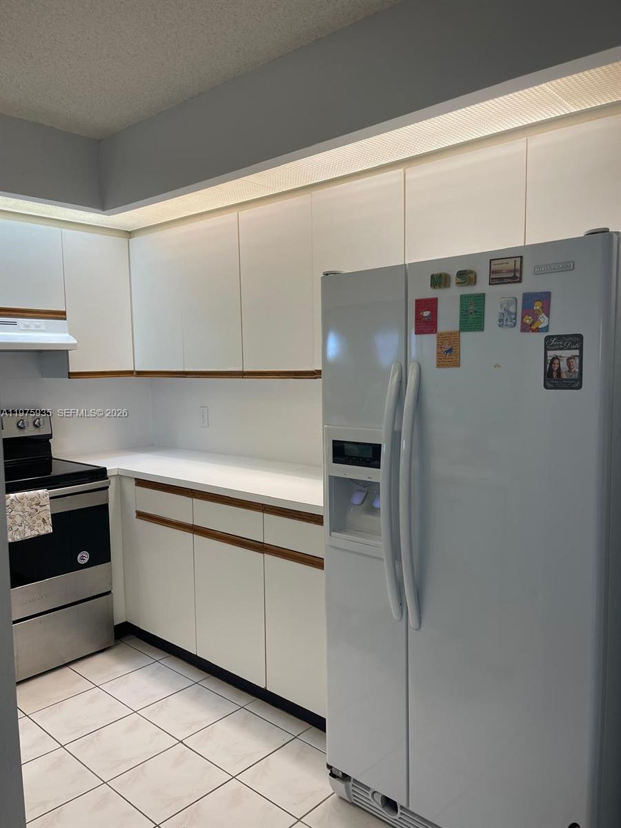 CAMBRIDGE AT CENTURY VILL - Residential Lease