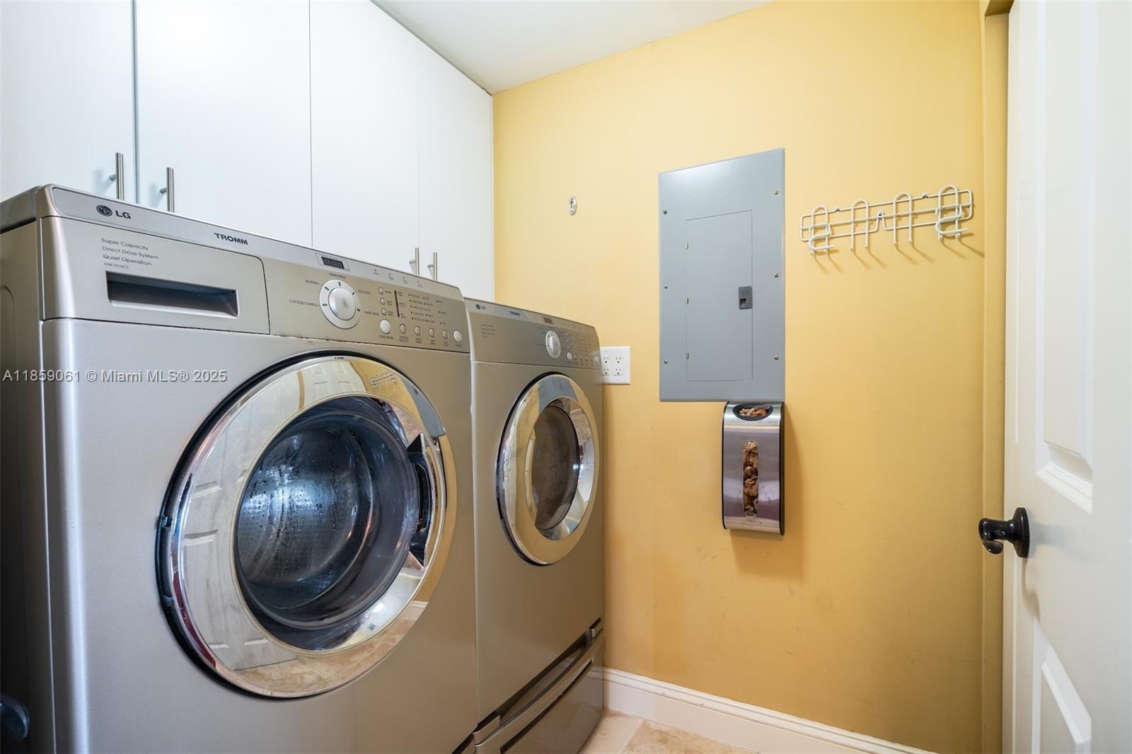 VERANDA CONDO - Residential