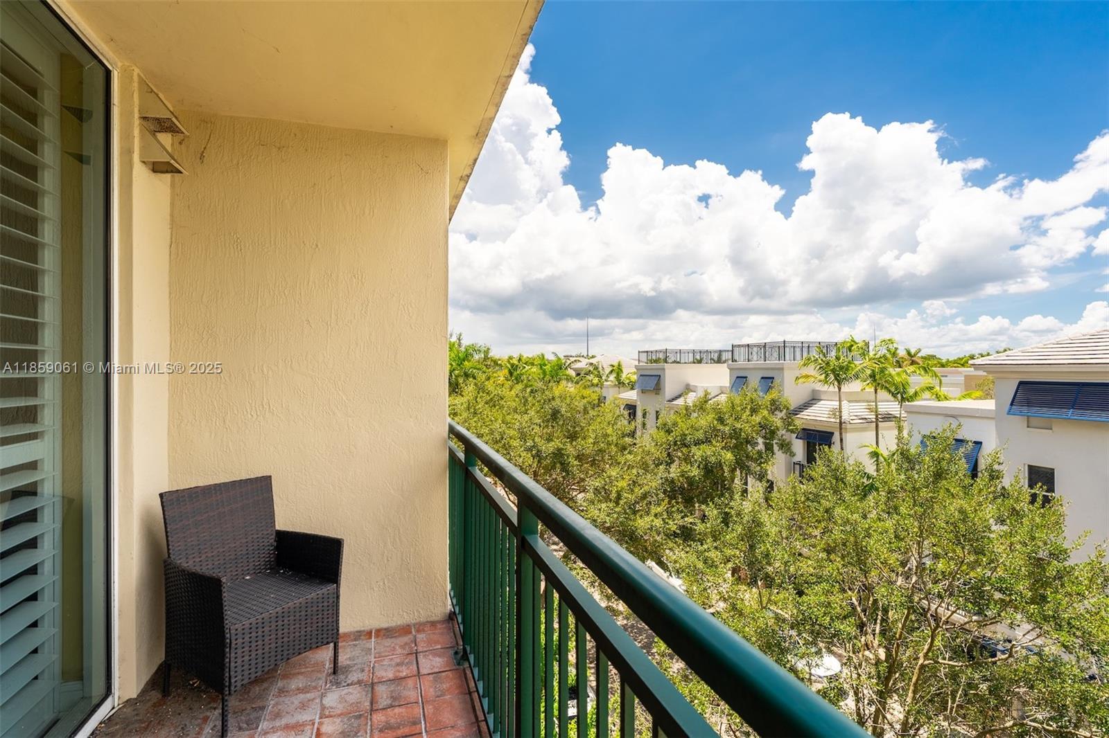 VERANDA CONDO - Residential