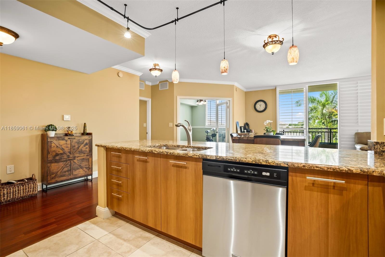 VERANDA CONDO - Residential