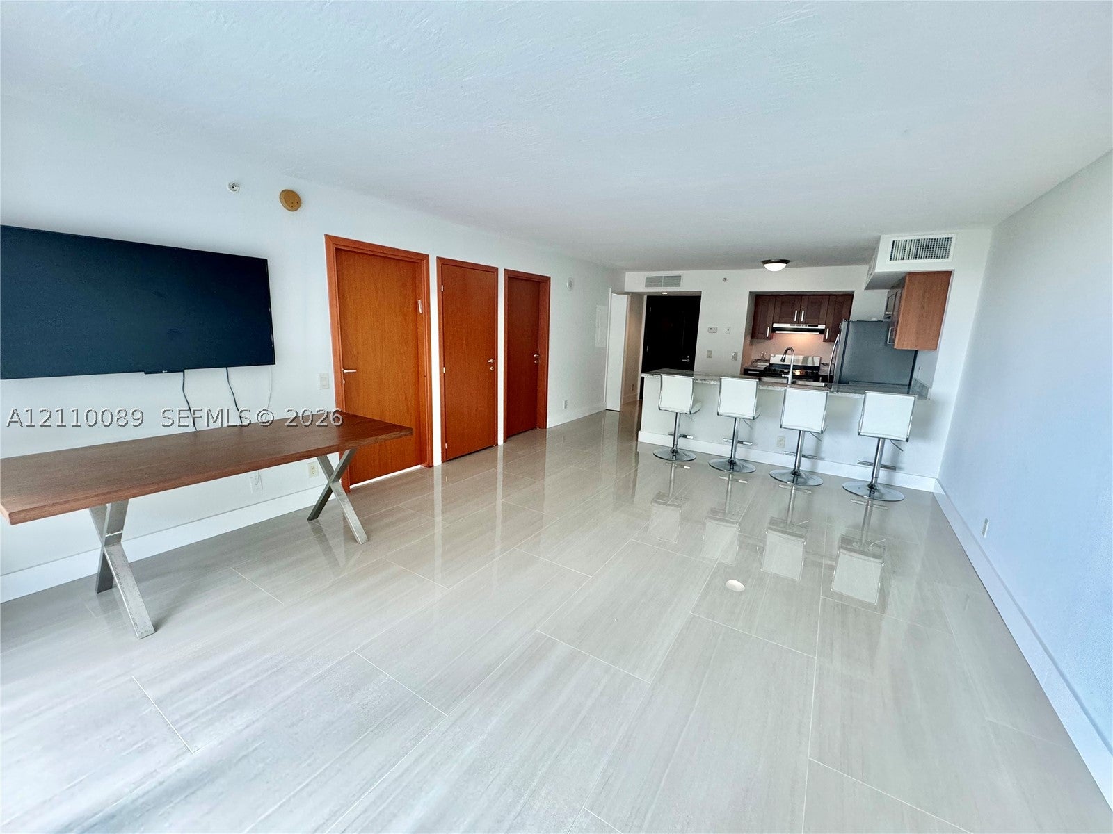 9499 Collins Ave 911