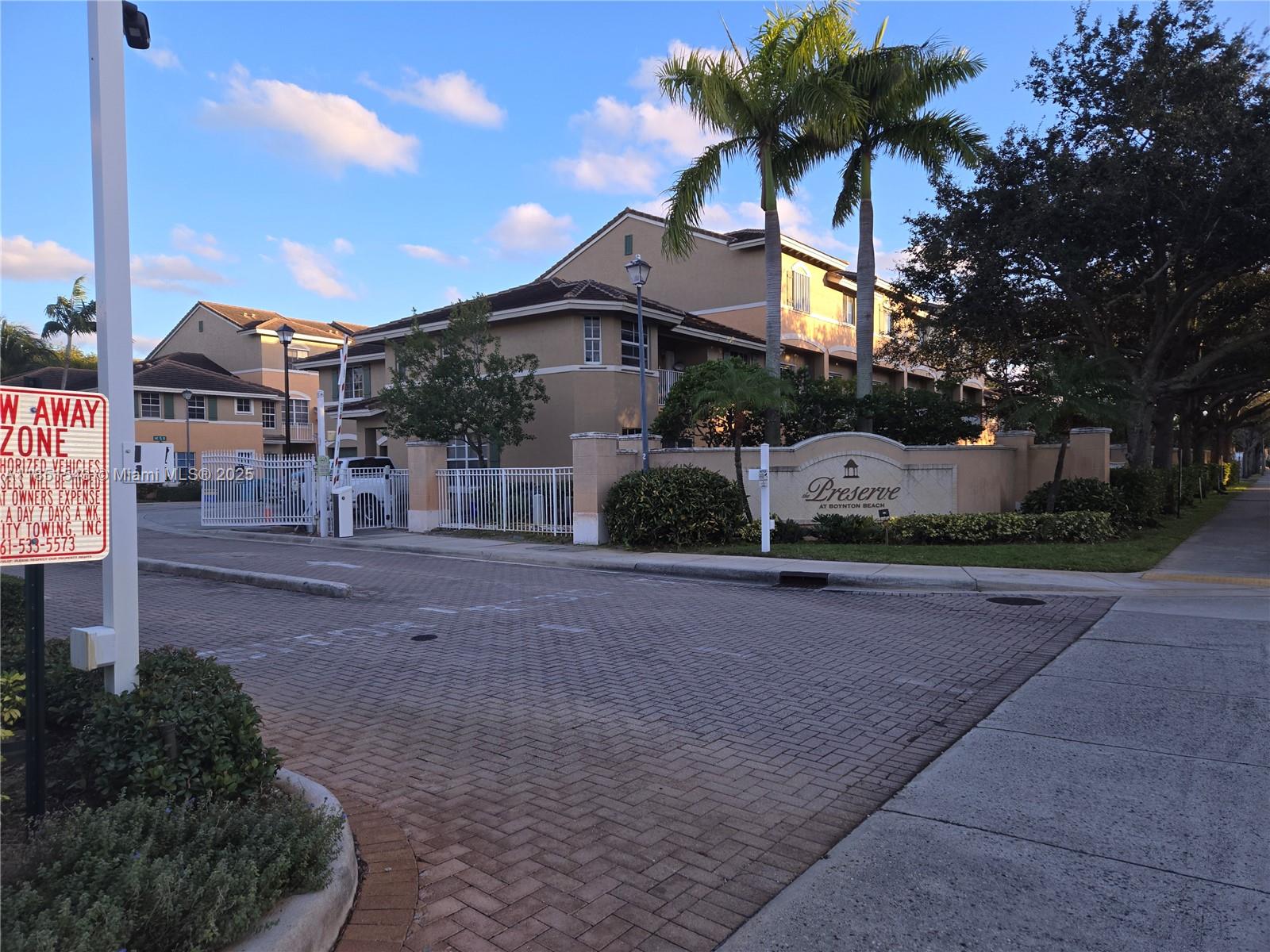 COMPLETELY REMODELED 2 BEDROOM 2 BATH VILLA WITH GARAGE IN BOYONTON BEACH. MINUTES TO I95, US1, THE BEACHES AND SO MUCH MORE! THIS IS A TURN KEY PROPERTY, READY FOR THE NEXT HOMEOWNER!
