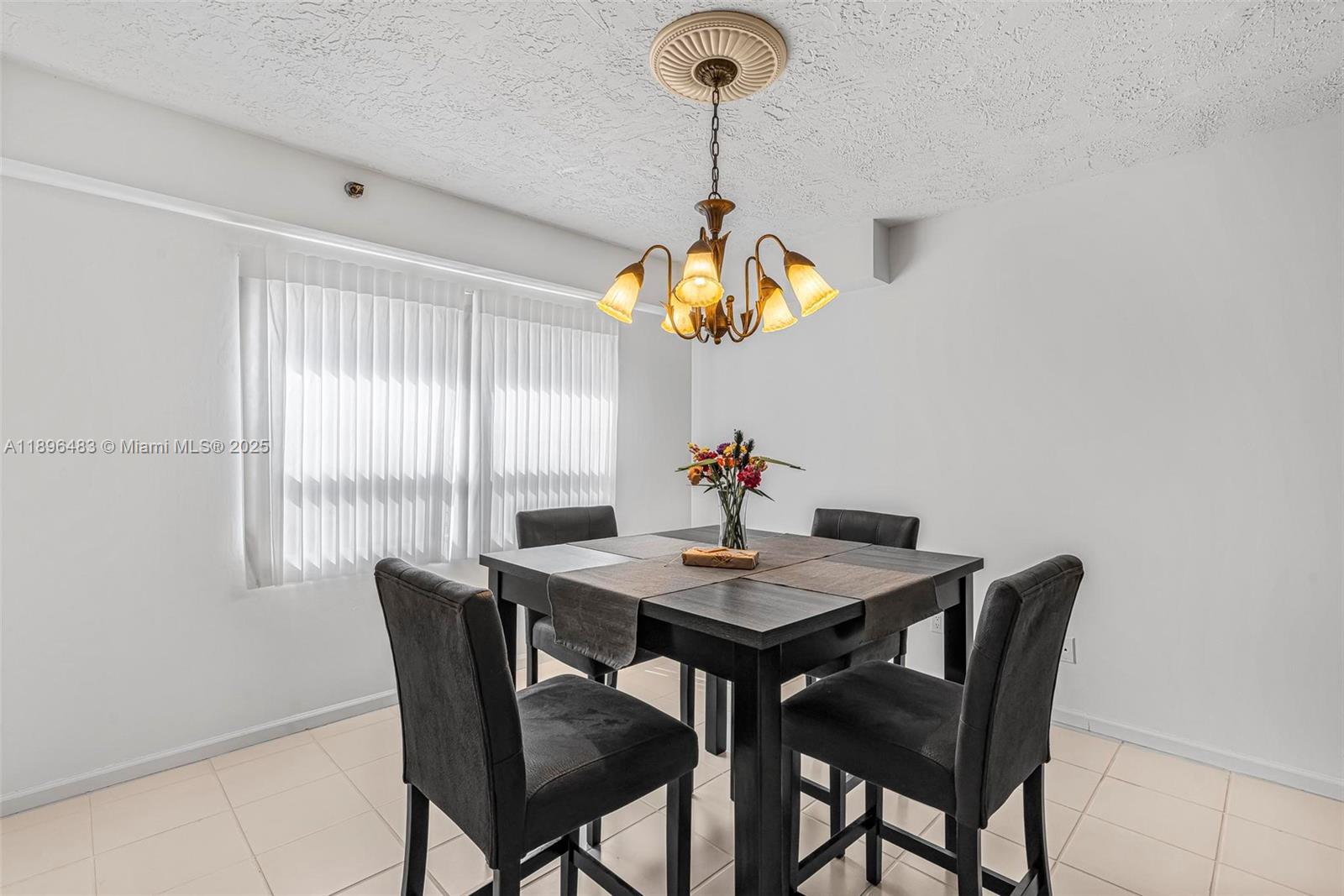 LAKES AT LA PAZ CONDO - Residential Lease
