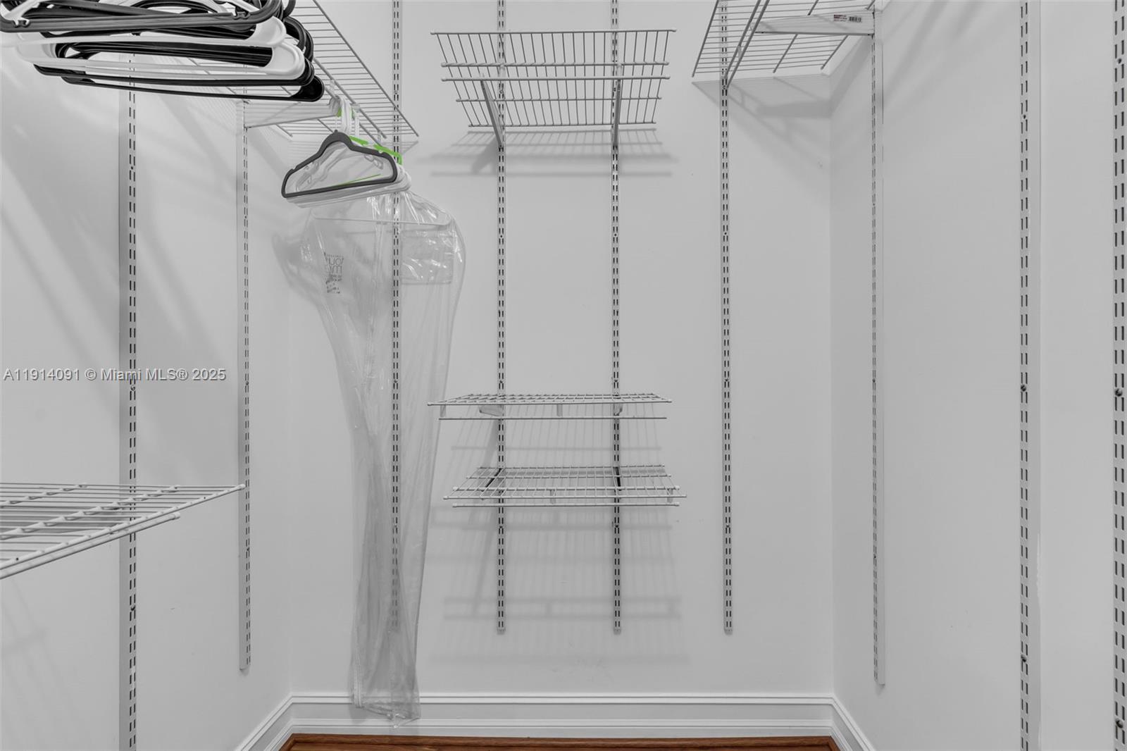 SUNSET ON THE PARK SEC 1 - Residential