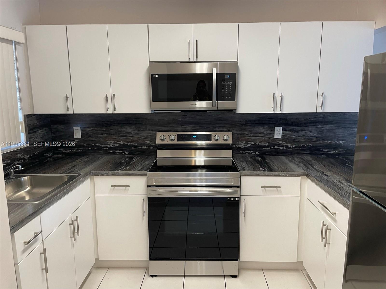 VILLAMORE CONDO - Residential