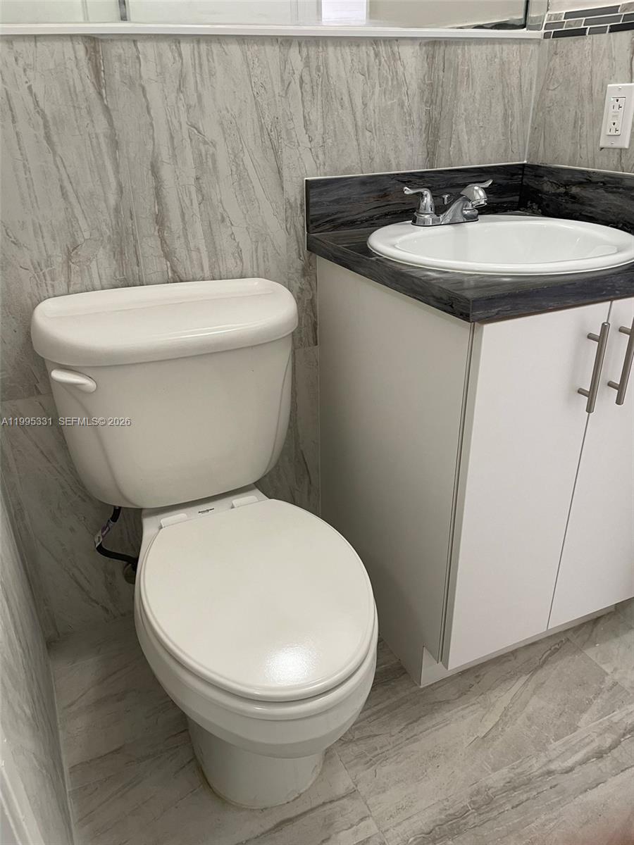 VILLAMORE CONDO - Residential