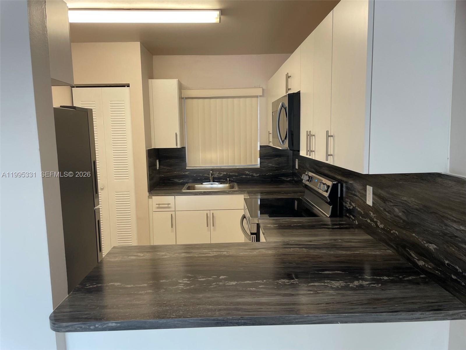 VILLAMORE CONDO - Residential