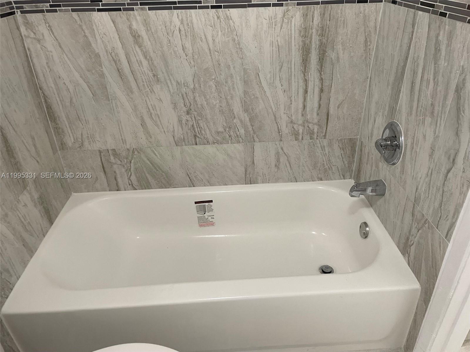 VILLAMORE CONDO - Residential