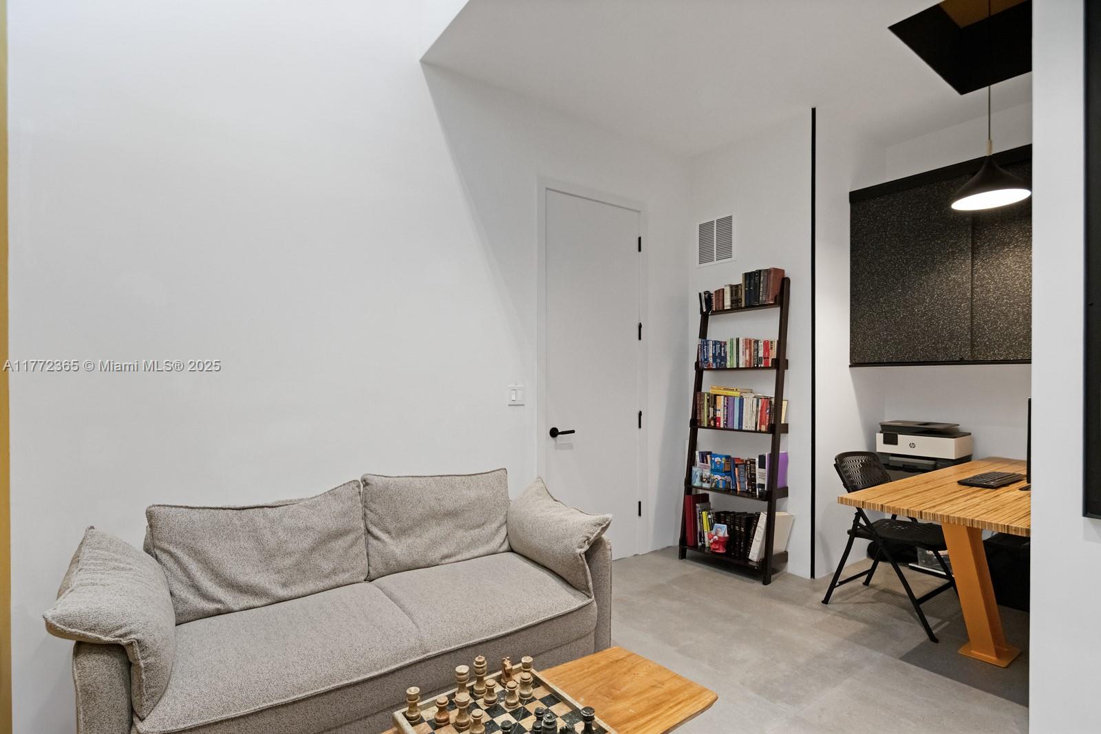 COUNTY SQUIRE ESTATES SEC - Residential