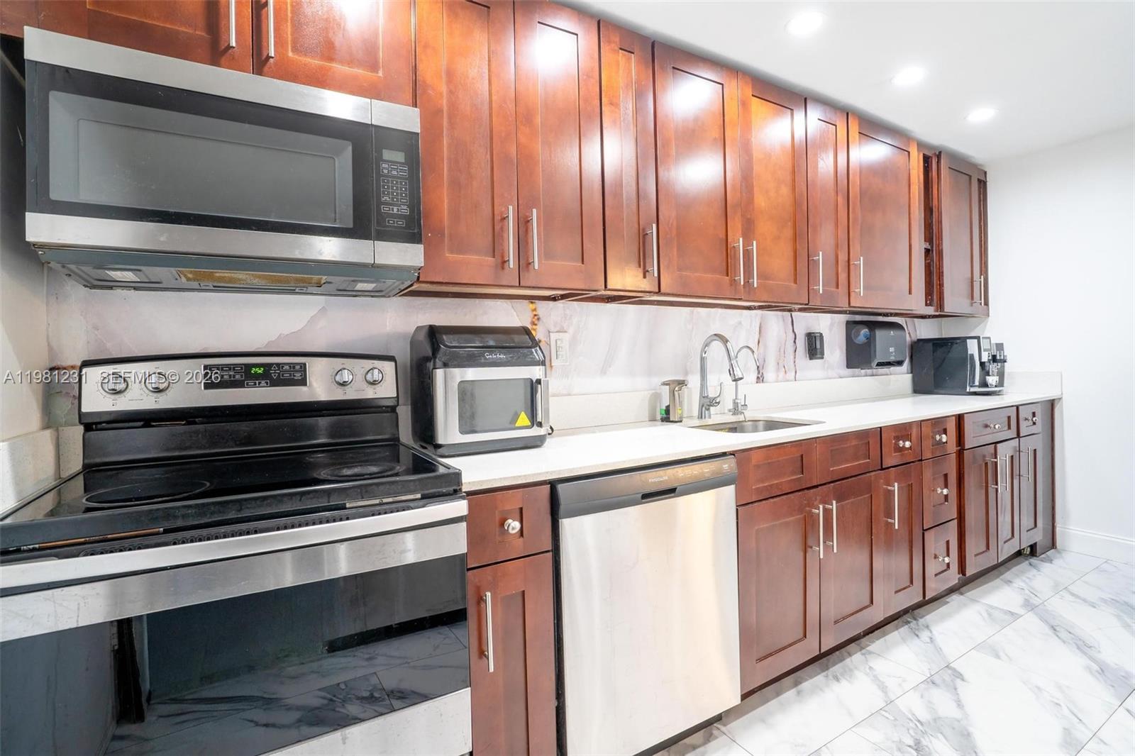 DEL PRADO MARINA - Residential