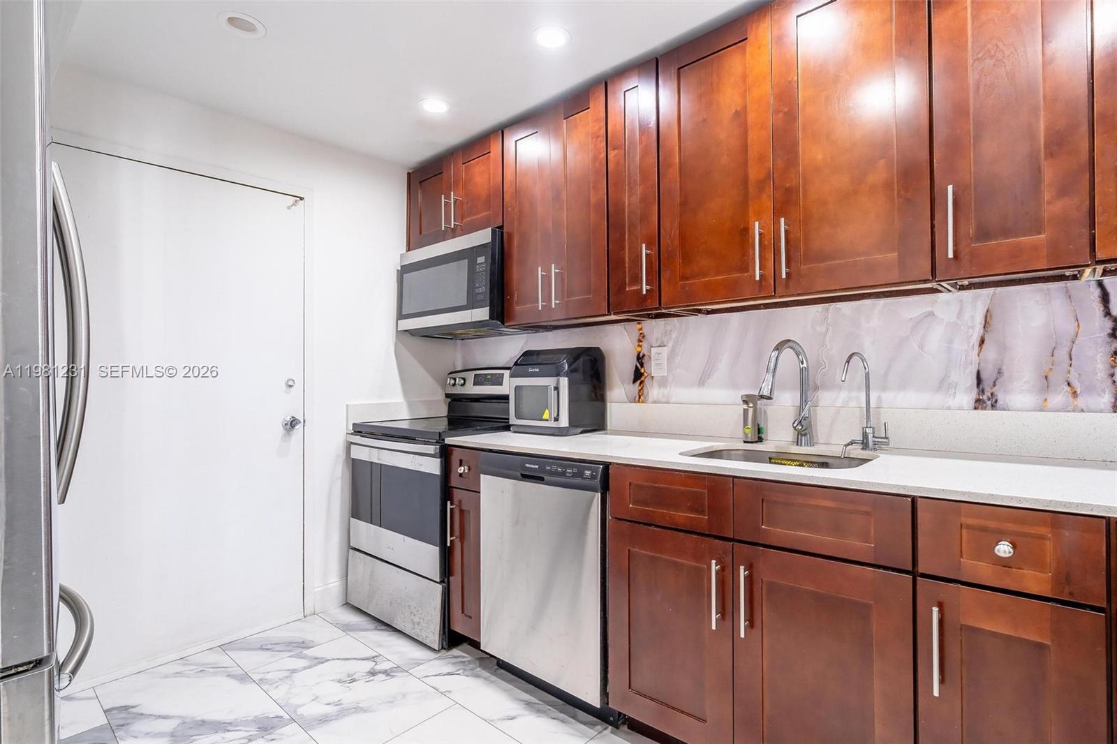 DEL PRADO MARINA - Residential