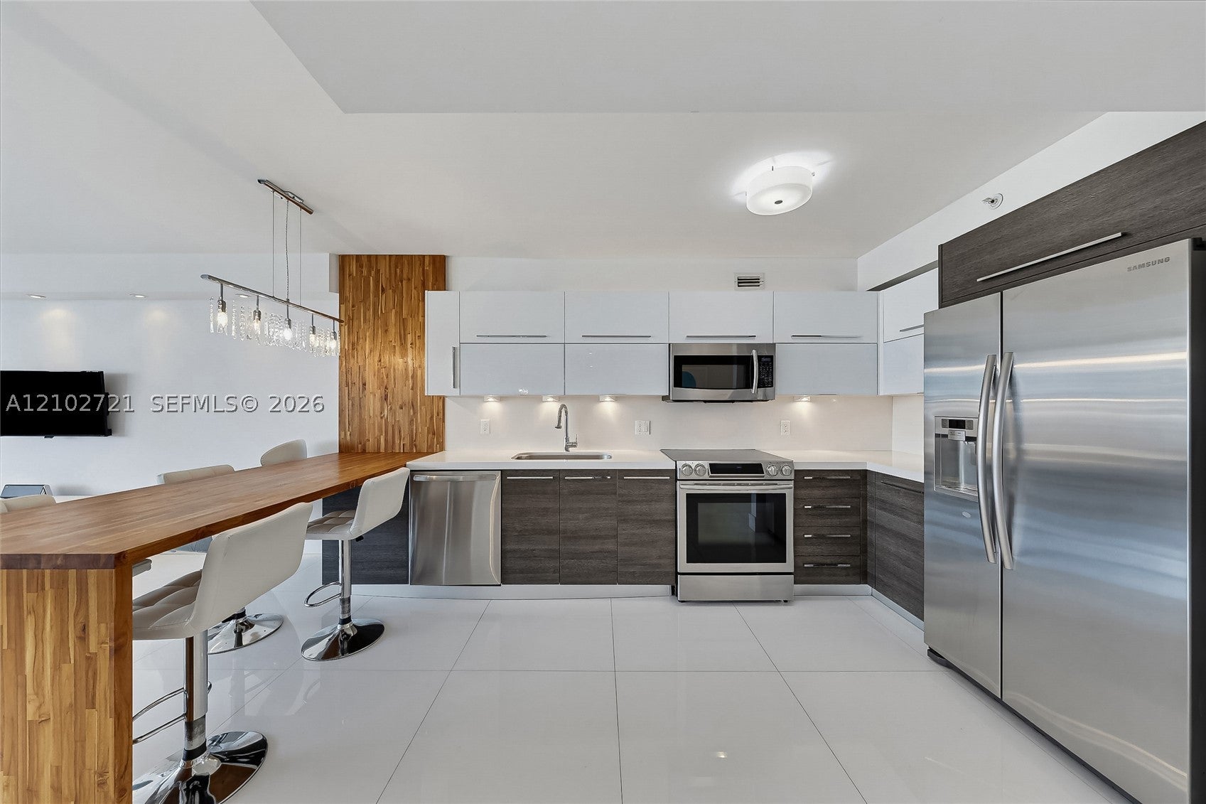 View photos, virtual tours, details... 100 Lincoln Rd 1008