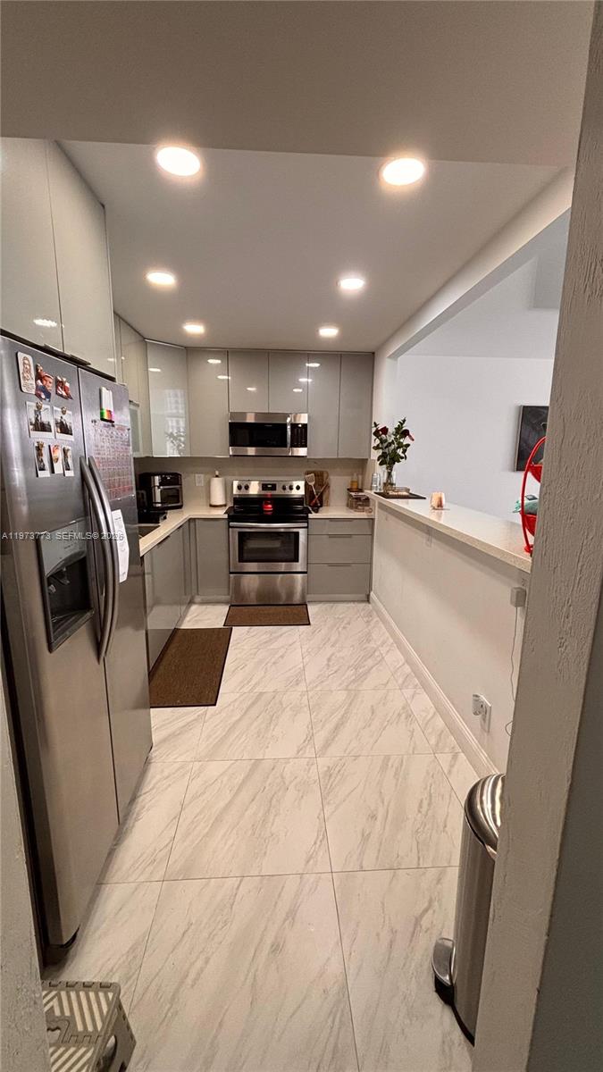 19390 Collins Ave 1219