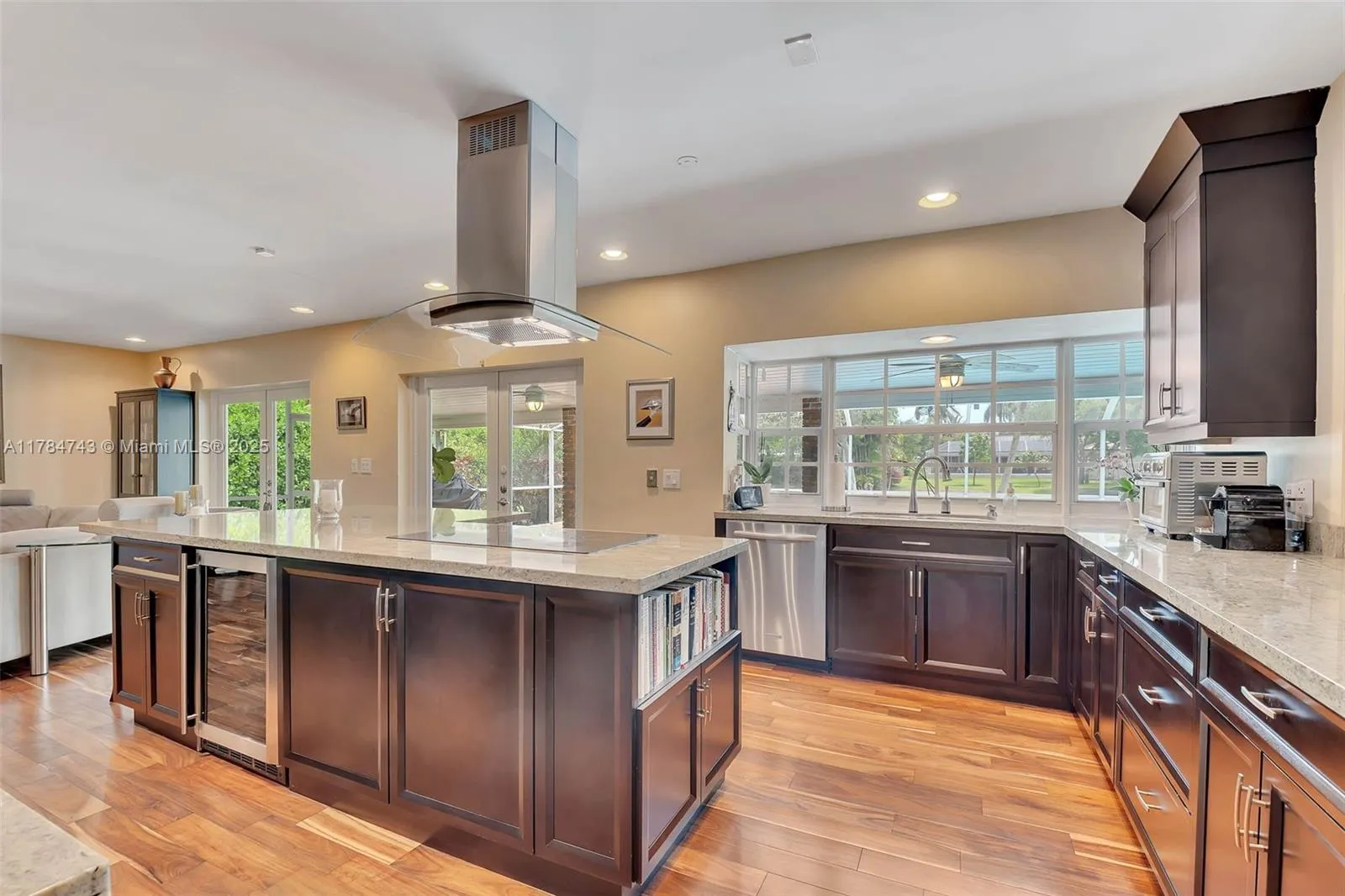 Palmetto Bay, Florida 33157, United States, 4 Bedrooms Bedrooms, ,3 BathroomsBathrooms,Residential,Active,110235