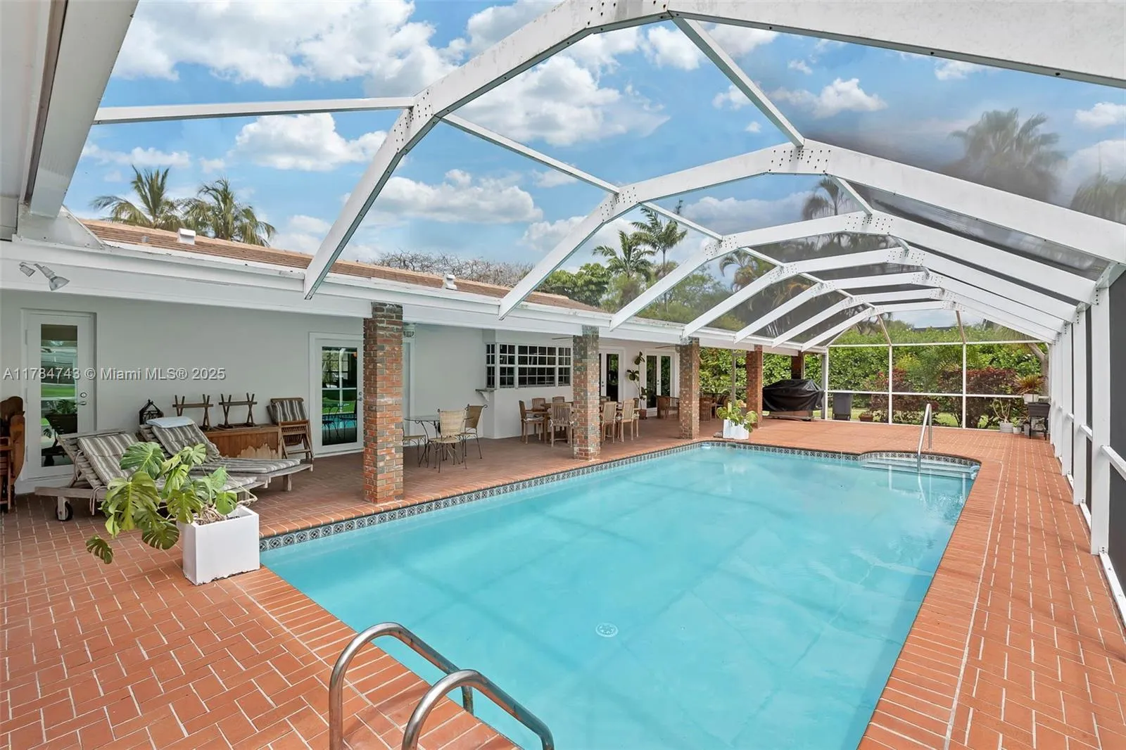 Palmetto Bay, Florida 33157, United States, 4 Bedrooms Bedrooms, ,3 BathroomsBathrooms,Residential,Active,110235