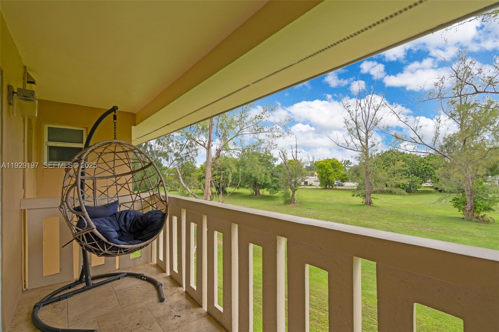 VILLAS OF MIAMI LAKES CON - Residential