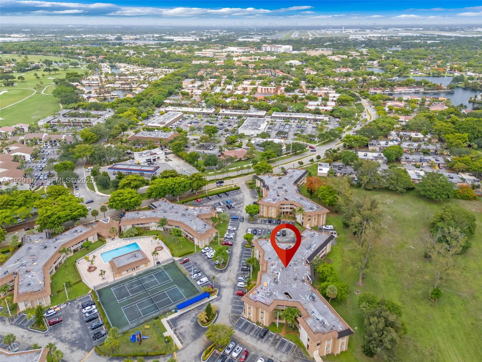 VILLAS OF MIAMI LAKES CON - Residential