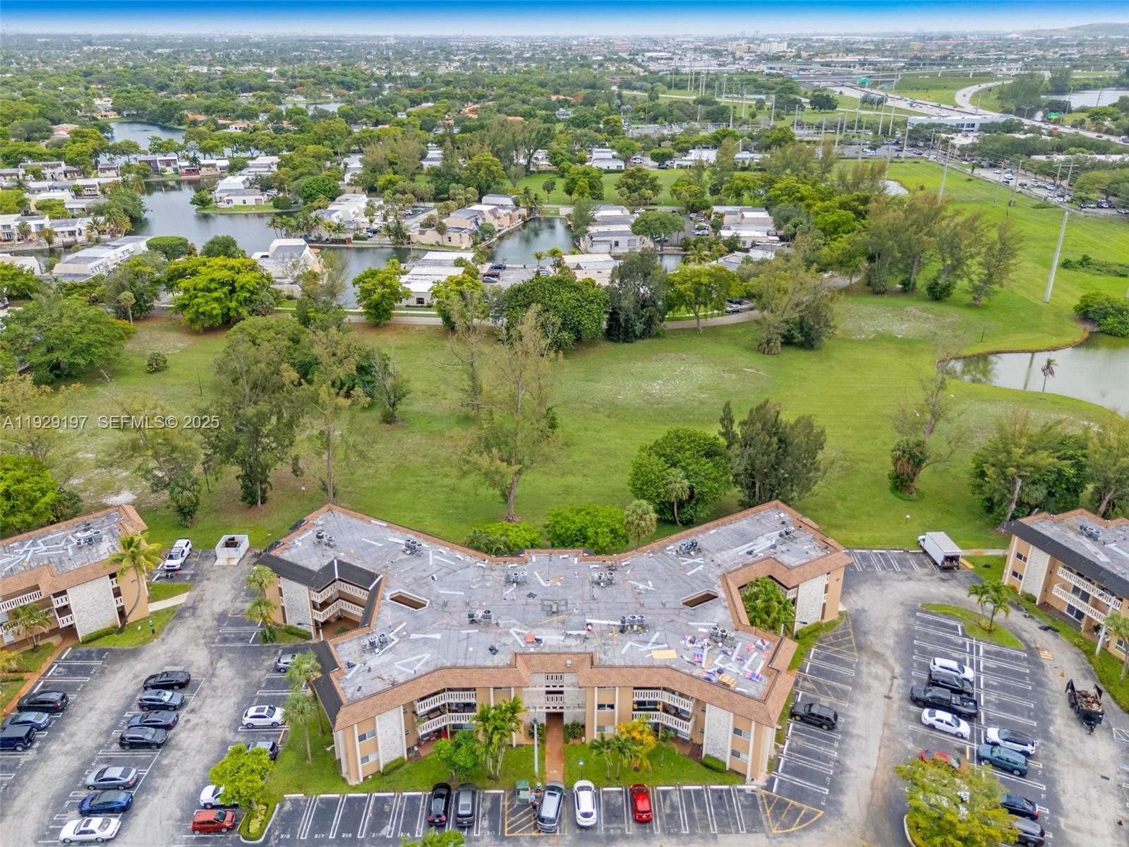 VILLAS OF MIAMI LAKES CON - Residential