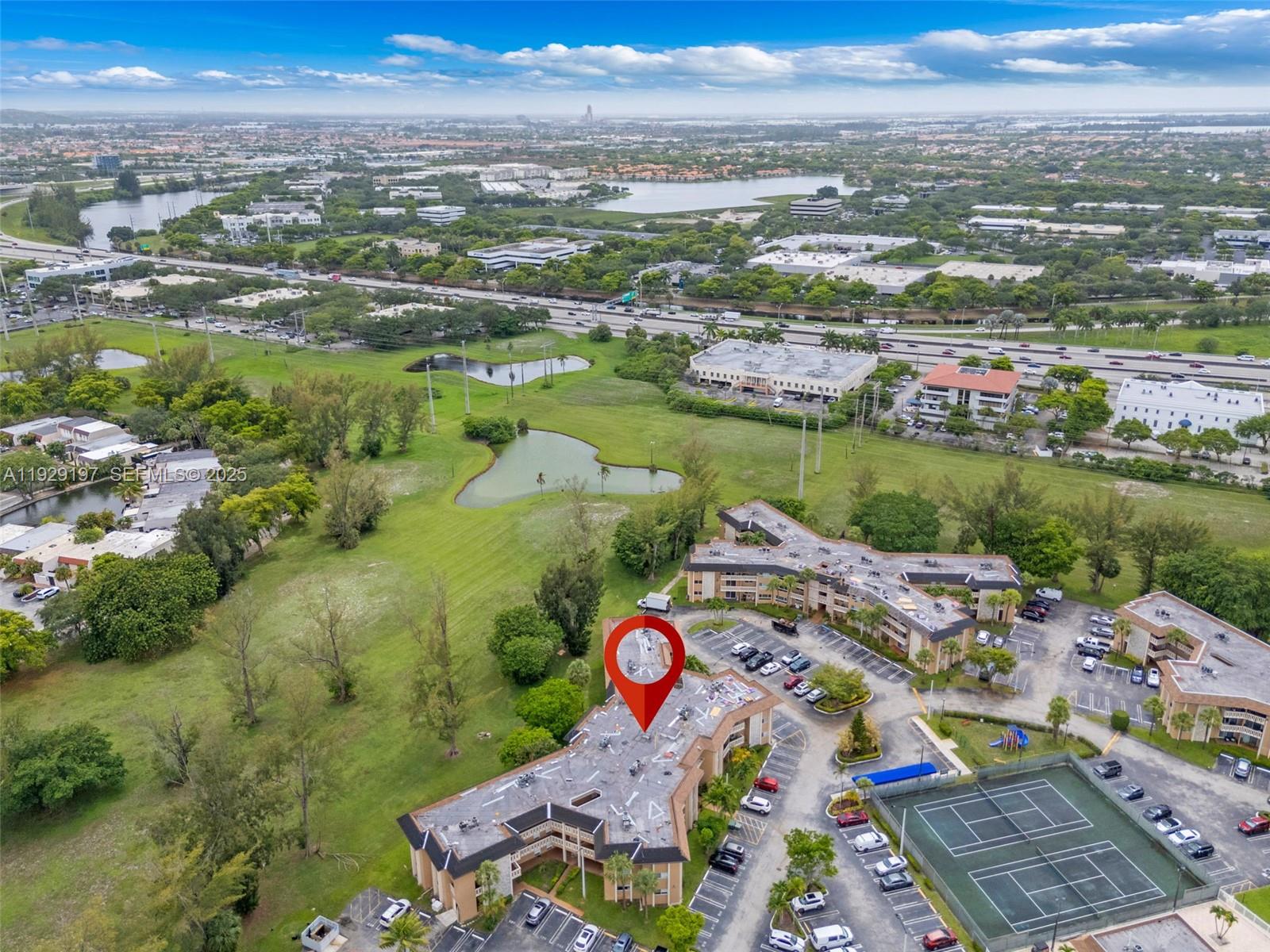 VILLAS OF MIAMI LAKES CON - Residential