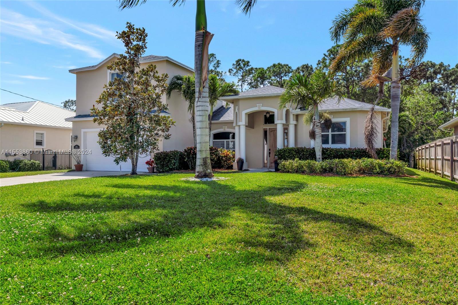 Property for Sale at 8362 Se Magnolia Ave, Hobe Sound, Martin County, Florida - Bedrooms: 5 
Bathrooms: 4  - $838,000