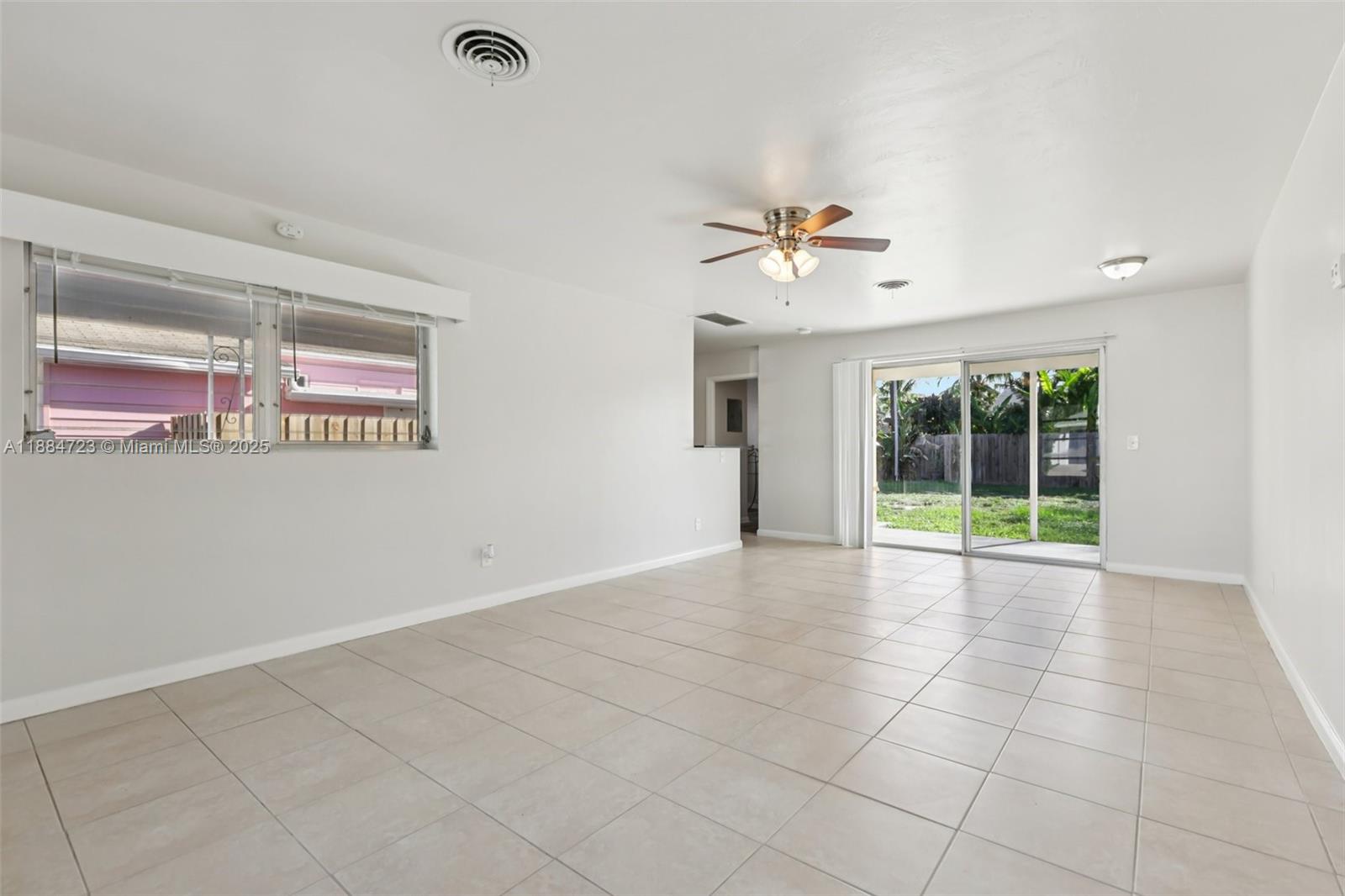 NORTH LAKE WORTH - Residential