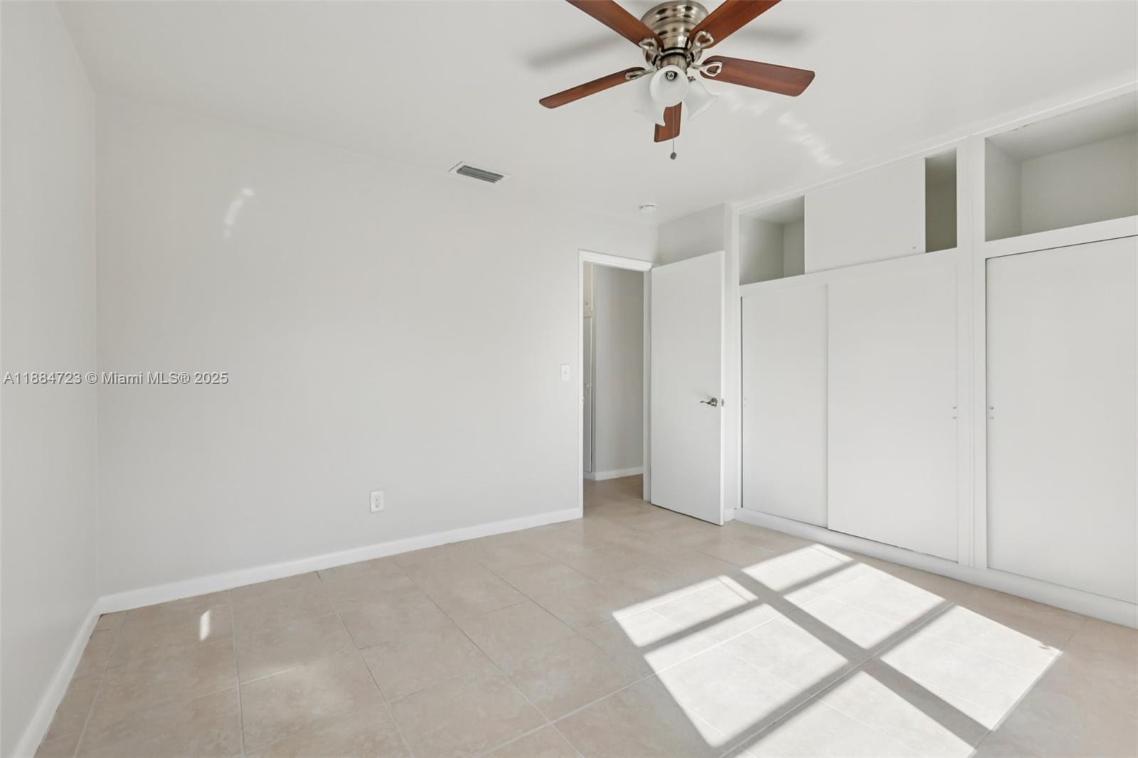 NORTH LAKE WORTH - Residential