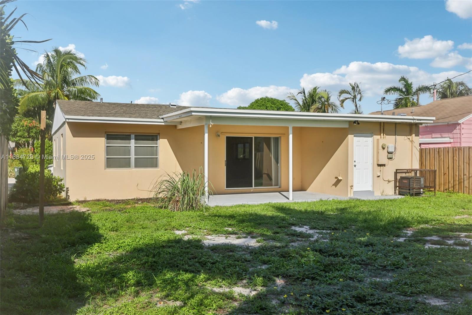 NORTH LAKE WORTH - Residential