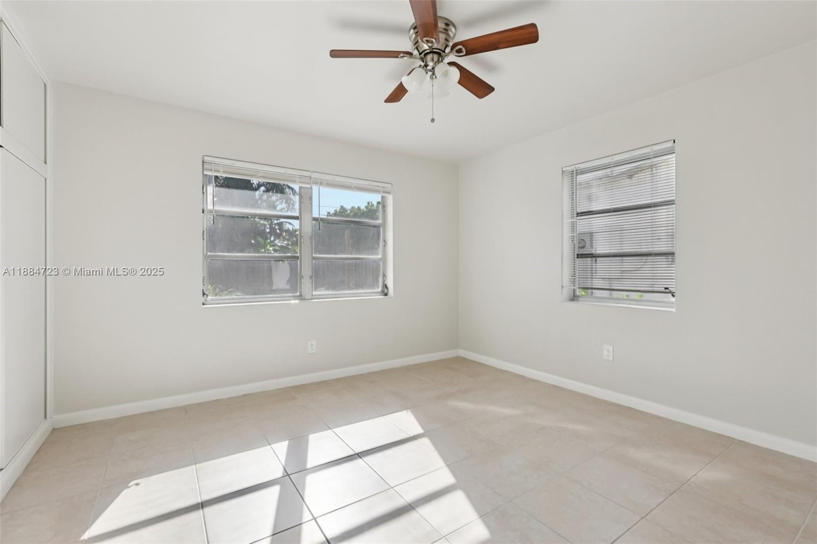 NORTH LAKE WORTH - Residential