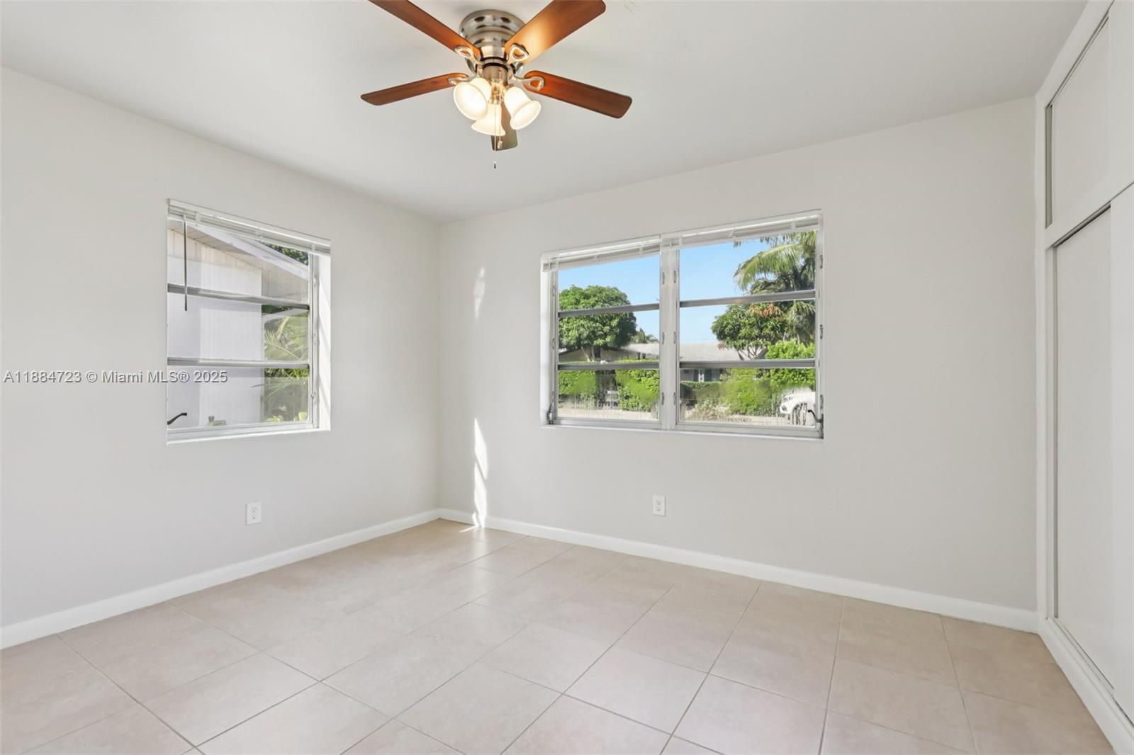 NORTH LAKE WORTH - Residential
