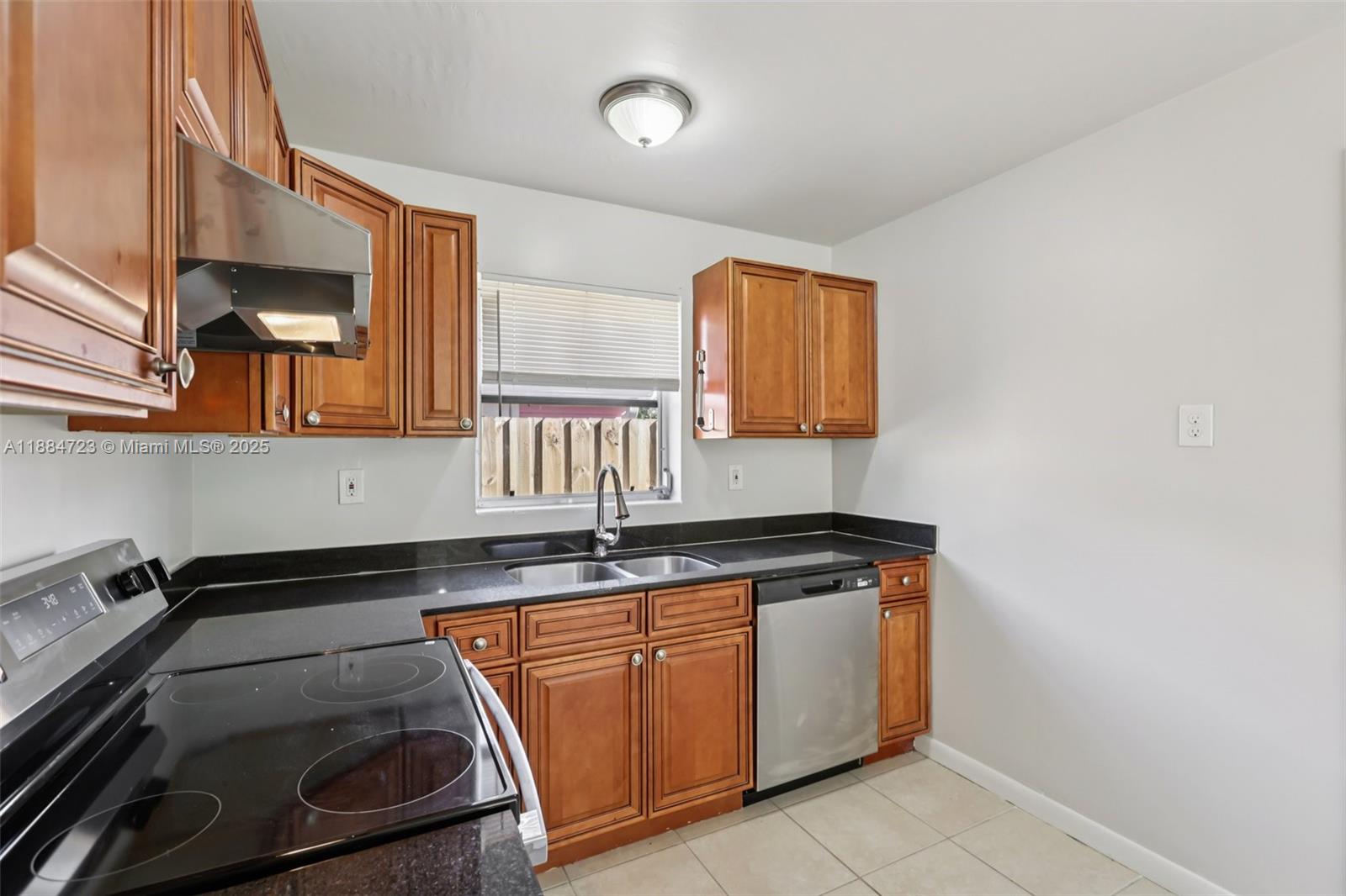 NORTH LAKE WORTH - Residential