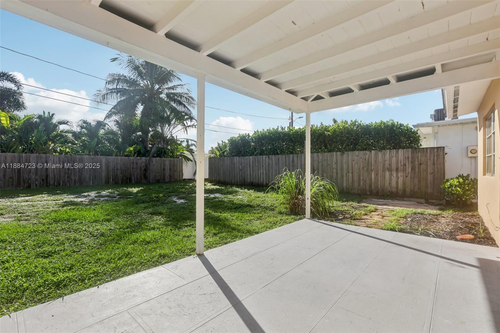 NORTH LAKE WORTH - Residential