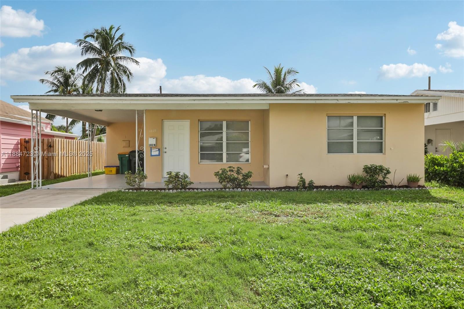 NORTH LAKE WORTH - Residential