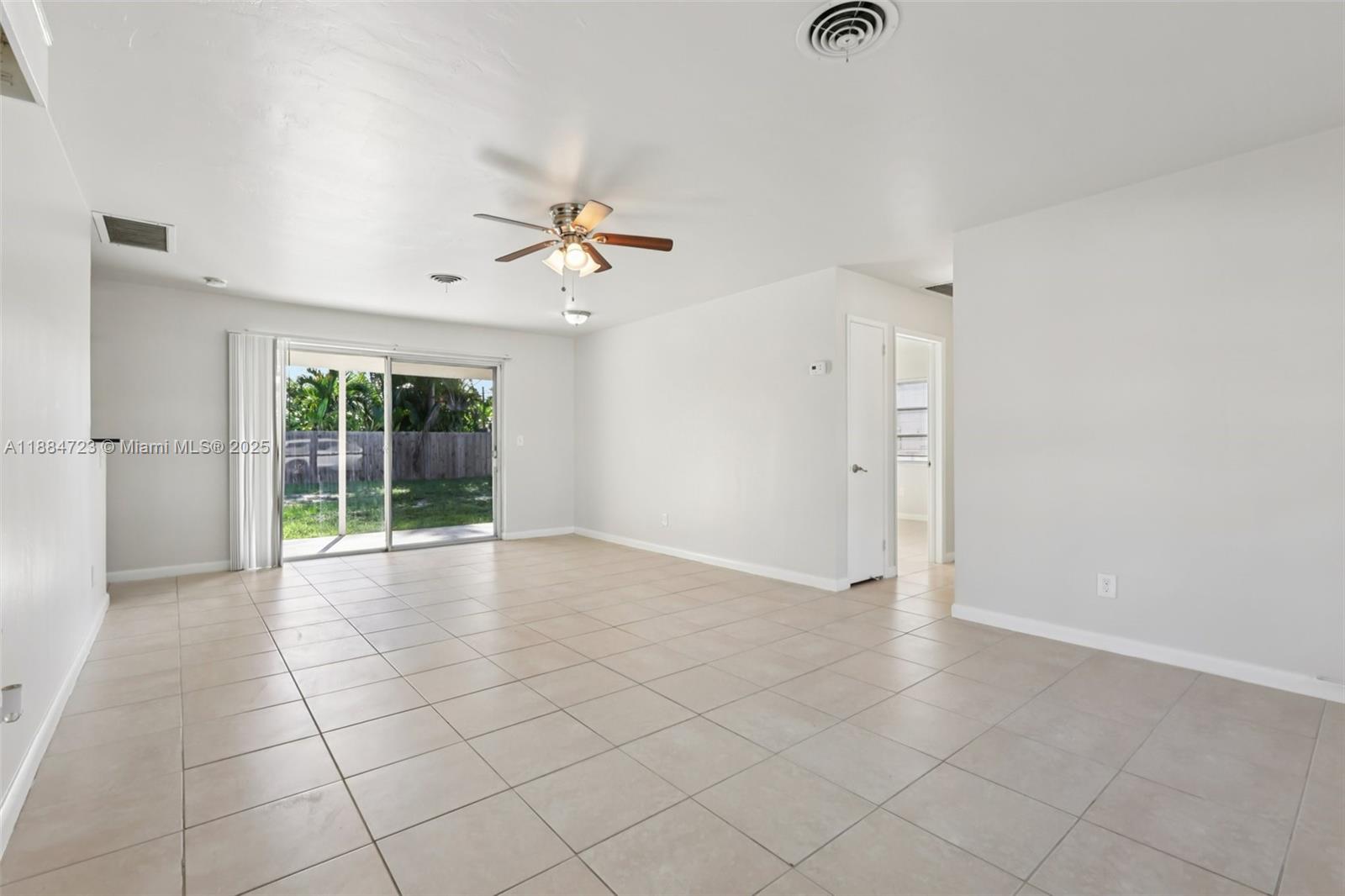 NORTH LAKE WORTH - Residential