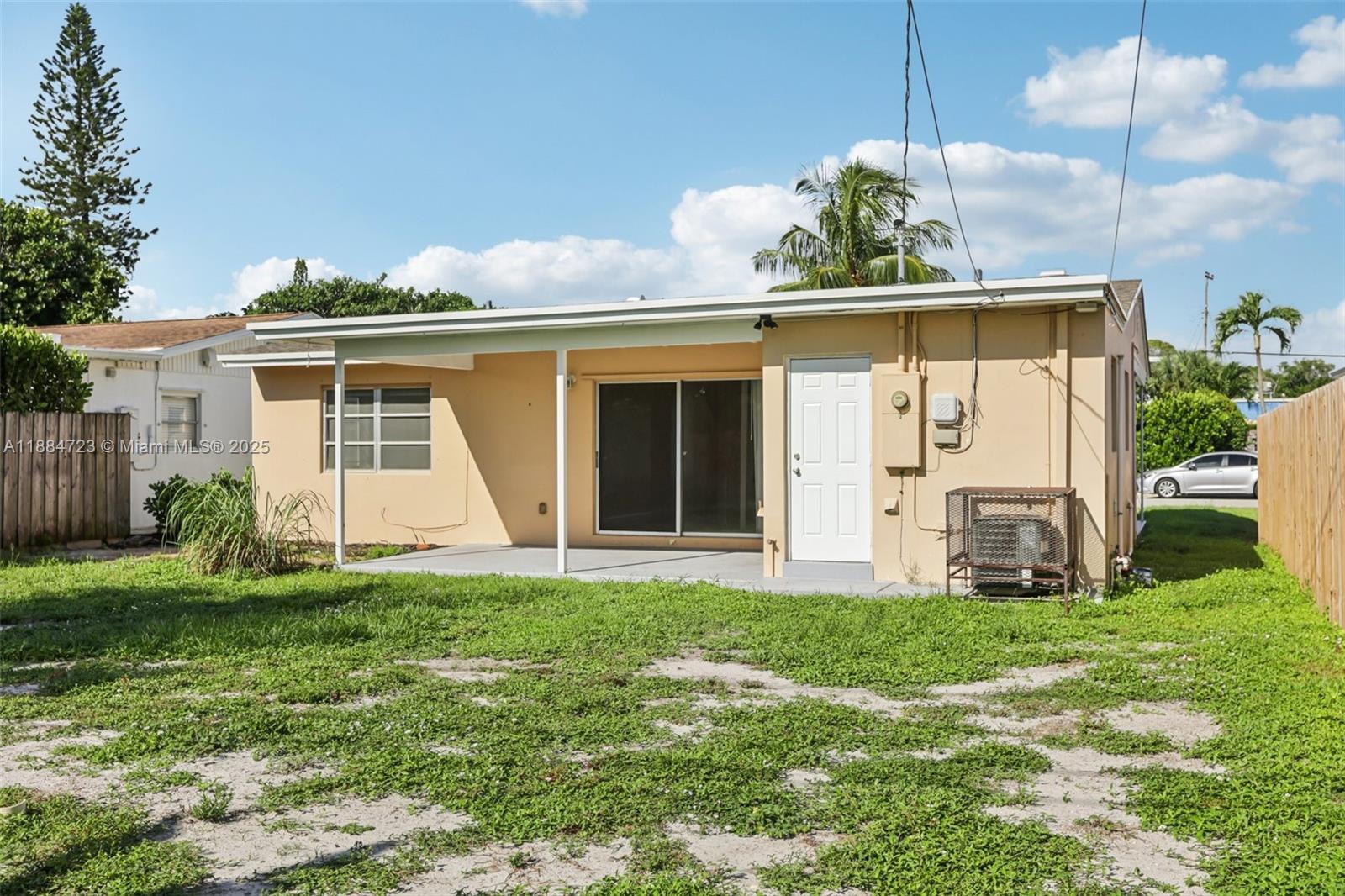 NORTH LAKE WORTH - Residential
