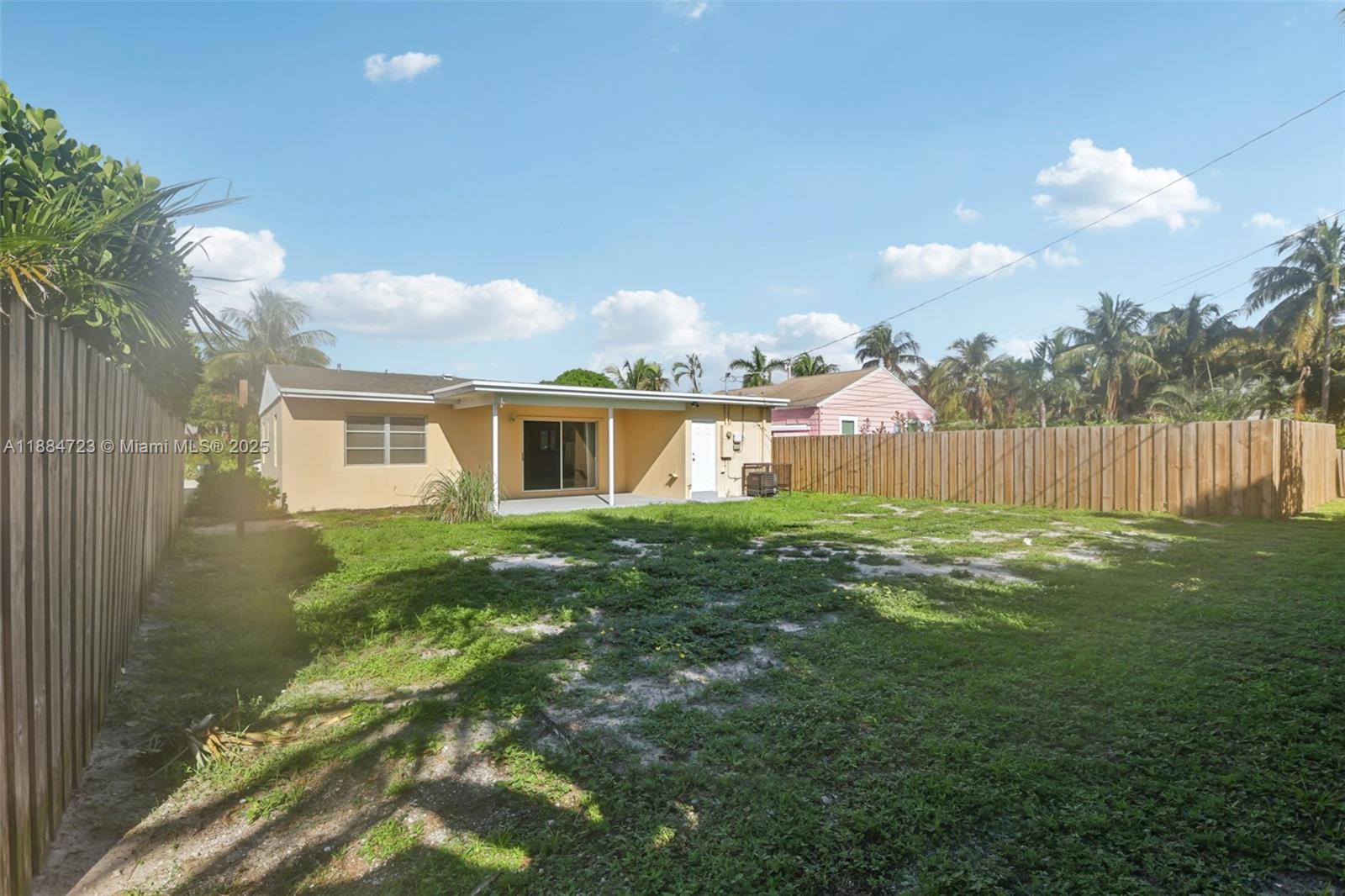 NORTH LAKE WORTH - Residential
