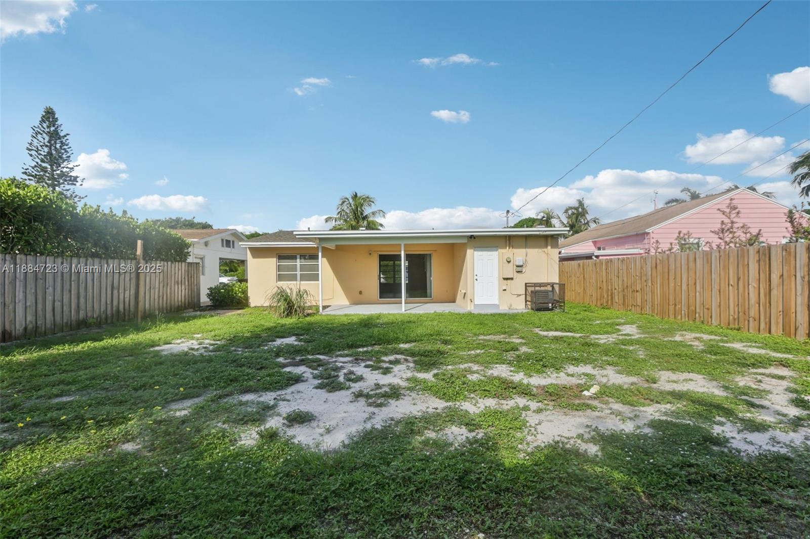NORTH LAKE WORTH - Residential