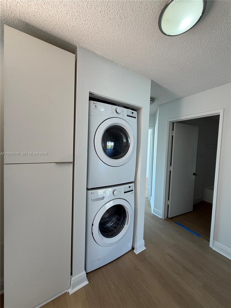 VILLA DORAL CONDO NO 5 - Residential Lease