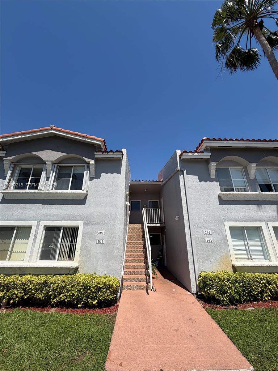 VILLA DORAL CONDO NO 5 - Residential Lease