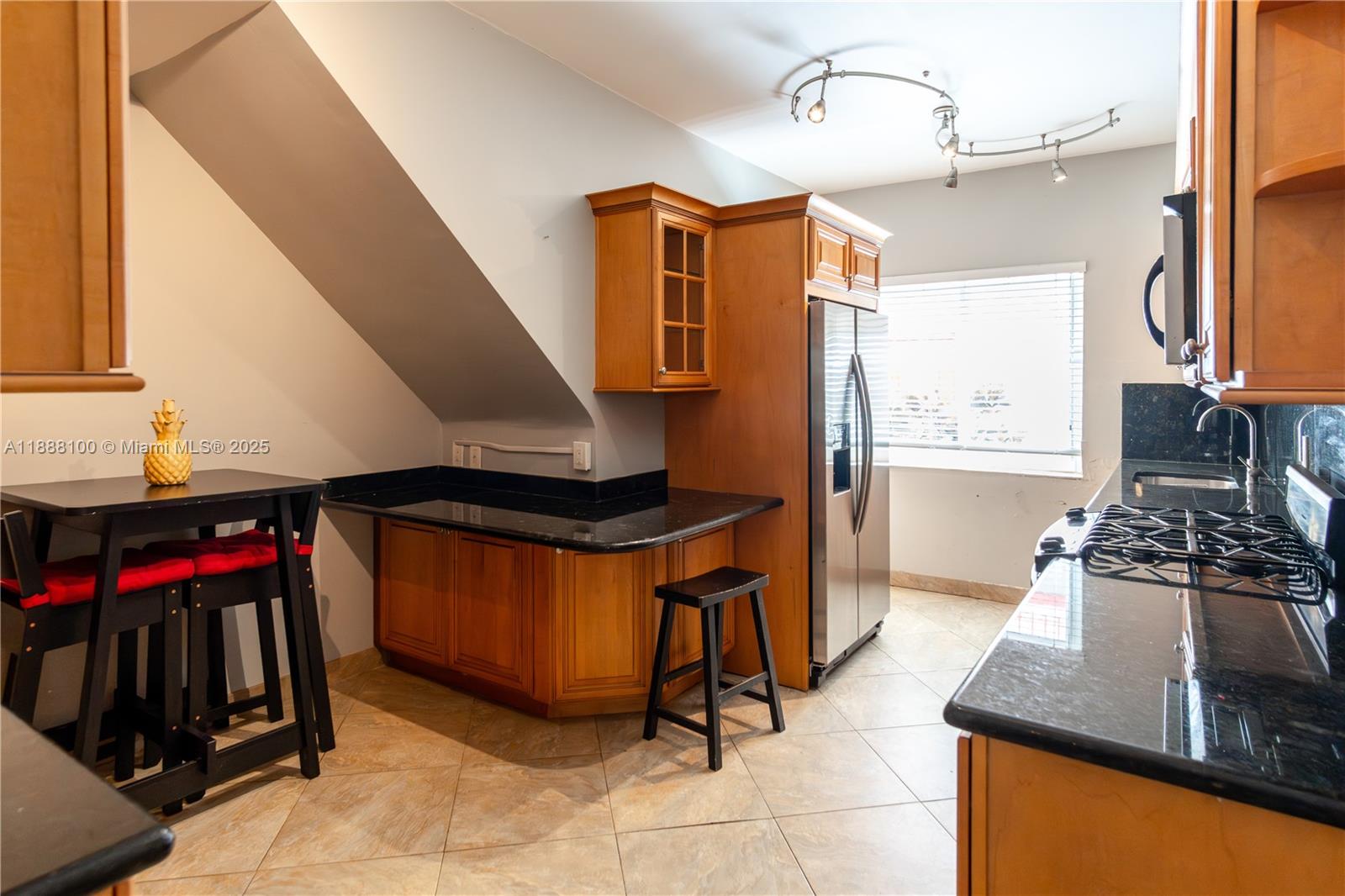 846 Jefferson Ave 4