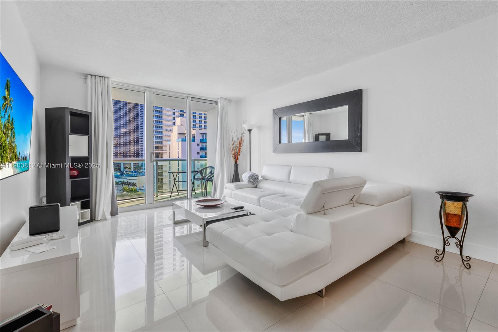 TIDES ON HOLLYWOOD BEACH - Residential